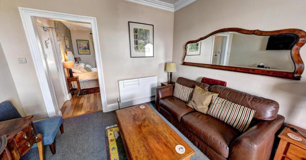 Ascot House Hotel Торкі Екстер'єр фото