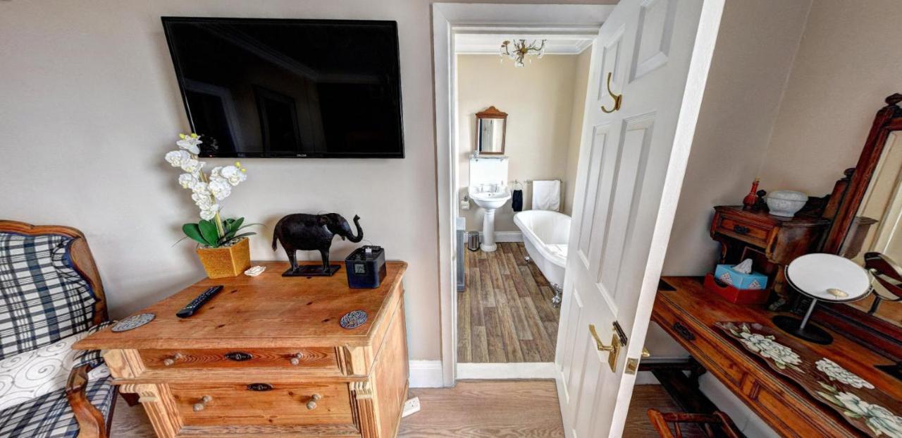 Ascot House Hotel Торкі Екстер'єр фото